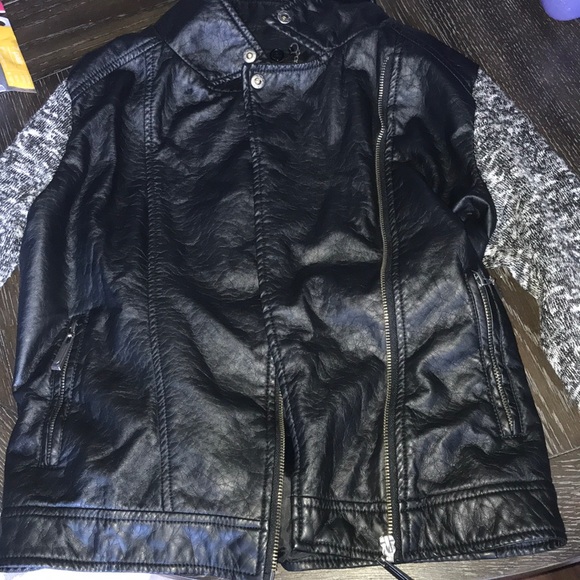 A Jean Jacket and a Leather Jacket bundle - Picture 3 of 8